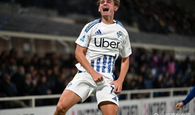 科莫与皇马博弈！意甲弱旅推动中场天才转会，未来充满变数